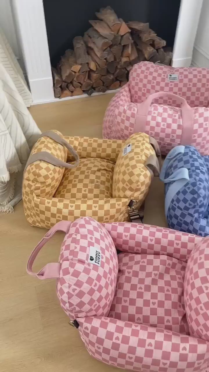 Load video: Luxury pet travel seat